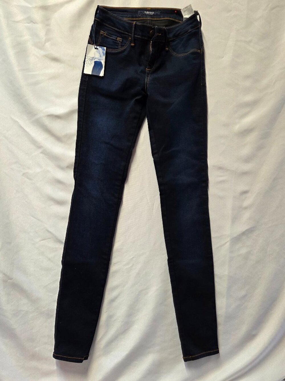 NWT Tiffosi "One Size" Skinny Jeans – Dark Wash 💙